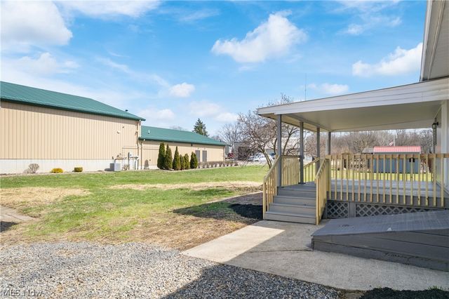 42 Ohio Street SW, Navarre, OH 44662