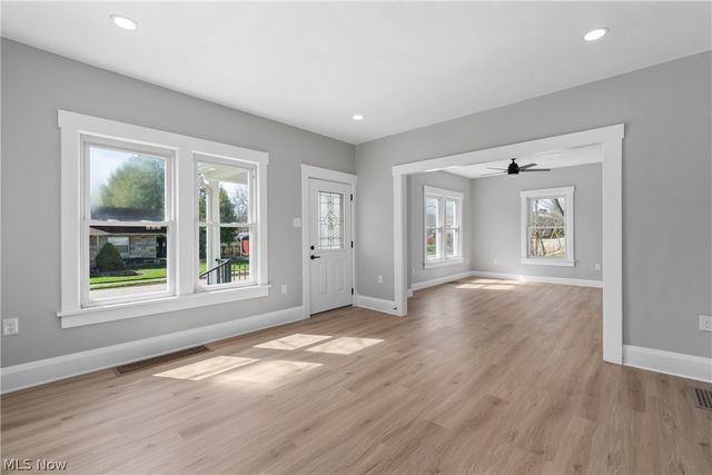 42 Ohio Street SW, Navarre, OH 44662