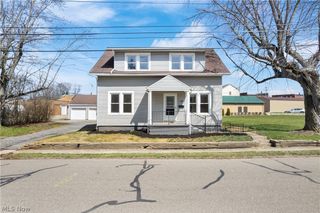42 Ohio Street SW, Navarre, OH 44662