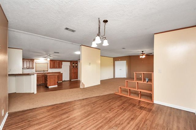 19002 Murphy Road, Alvin, TX 77511