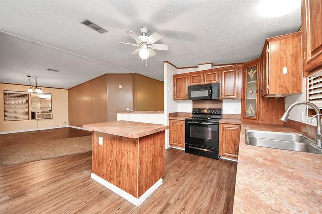 19002 Murphy Road, Alvin, TX 77511