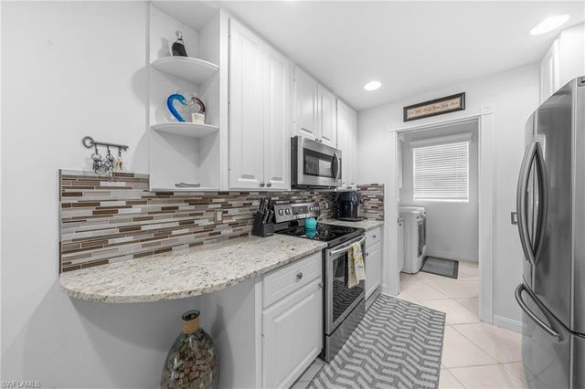 5633 Cove CIR 58, Naples, FL 34119