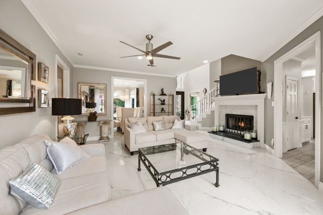 3036 Creekview Drive, Grapevine, TX 76051