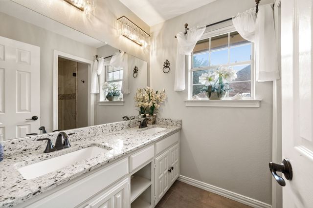 3036 Creekview Drive, Grapevine, TX 76051