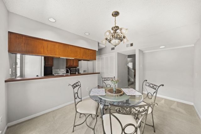 11846 Barryknoll Lane 5, Houston, TX 77024
