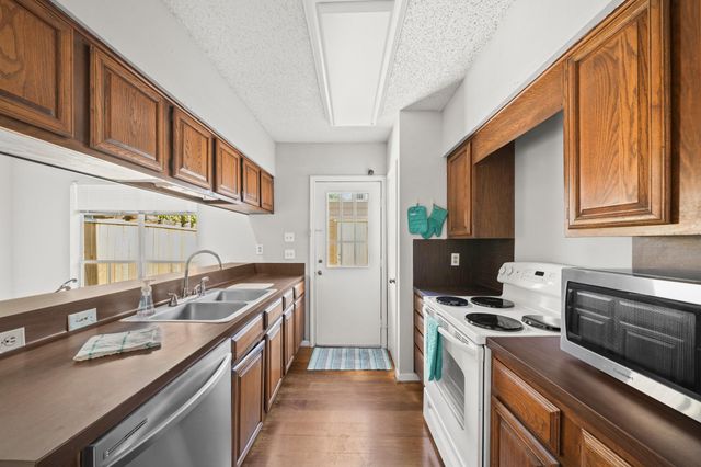 11846 Barryknoll Lane 5, Houston, TX 77024