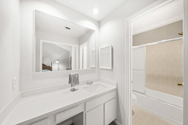 11846 Barryknoll Lane 5, Houston, TX 77024