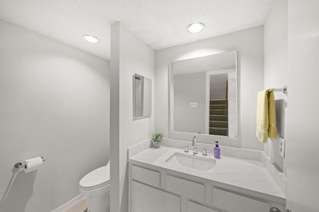 11846 Barryknoll Lane 5, Houston, TX 77024