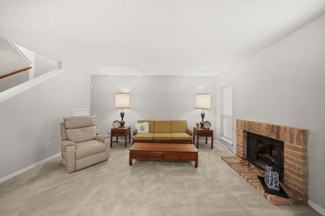 11846 Barryknoll Lane 5, Houston, TX 77024