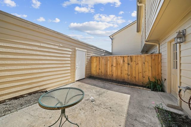 11846 Barryknoll Lane 5, Houston, TX 77024