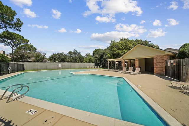 11846 Barryknoll Lane 5, Houston, TX 77024