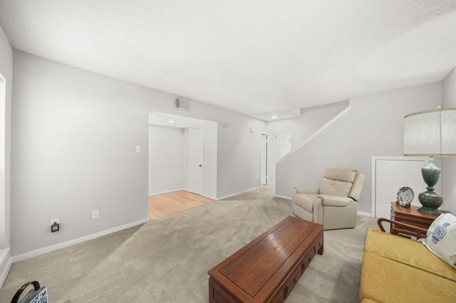 11846 Barryknoll Lane 5, Houston, TX 77024