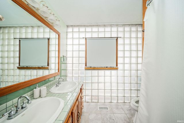 8644 S Addison Avenue, Knightstown, IN 46148