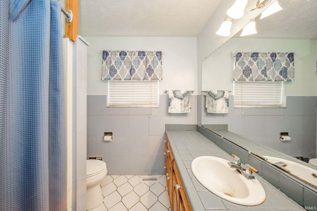 8644 S Addison Avenue, Knightstown, IN 46148