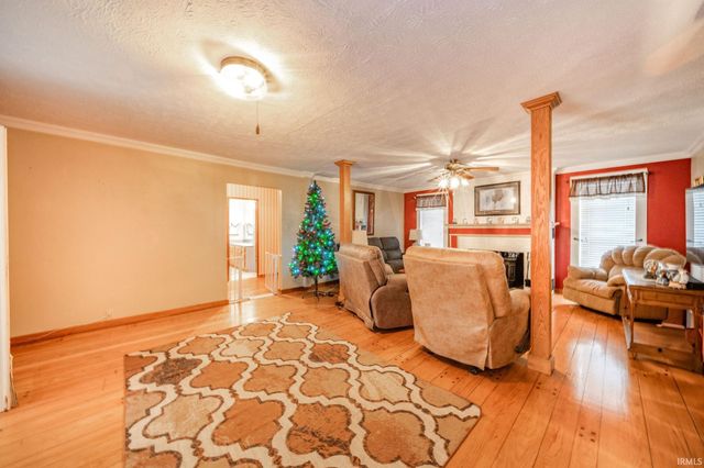 8644 S Addison Avenue, Knightstown, IN 46148