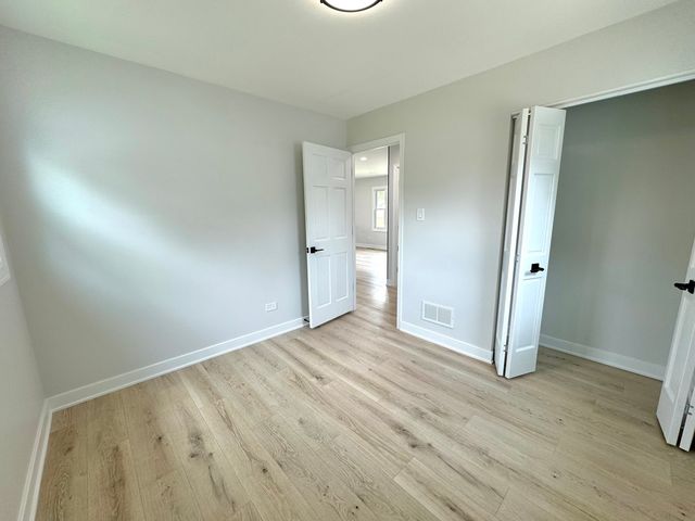 9055 Fairway Drive, Orland Park, IL 60462