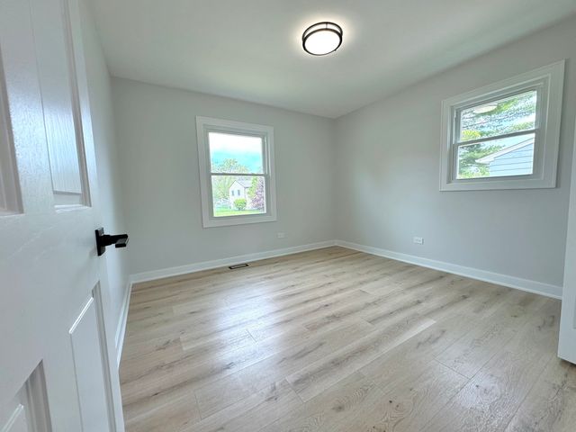 9055 Fairway Drive, Orland Park, IL 60462