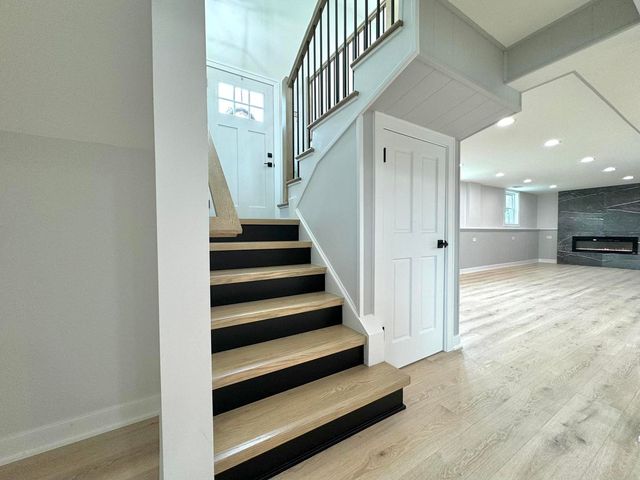 9055 Fairway Drive, Orland Park, IL 60462