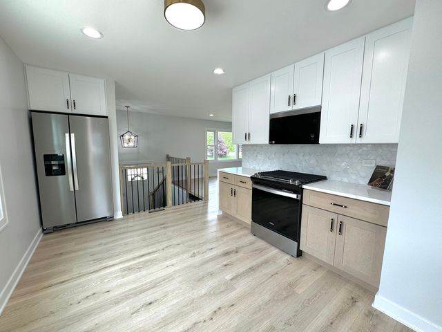 9055 Fairway Drive, Orland Park, IL 60462