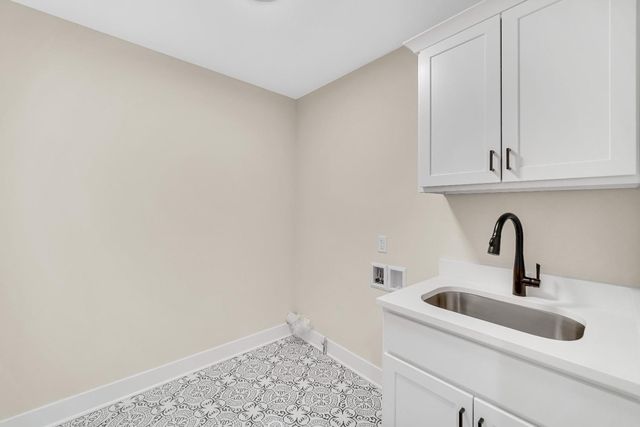 712 Verdano Terrace, Crown Point, IN 46307