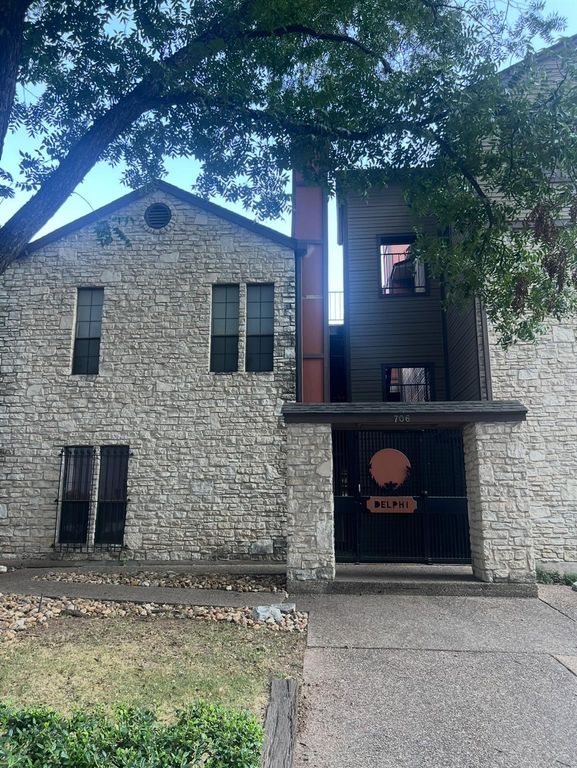 706 W 24th ST 305, Austin, TX 78705