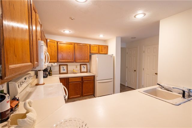 3524 West Shore Road 215, Warwick, RI 02886