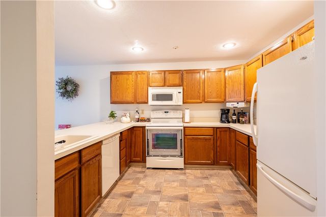 3524 West Shore Road 215, Warwick, RI 02886