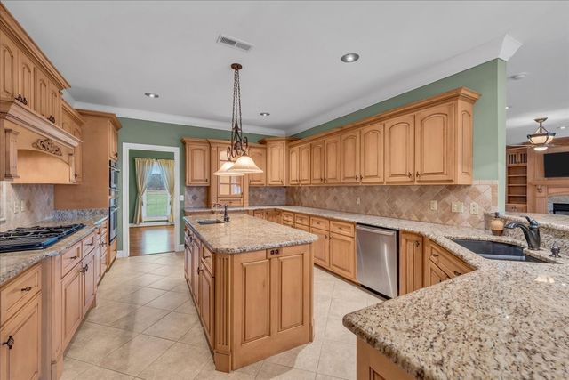 1309 Hills Chapel Rd, Manchester, TN 37355