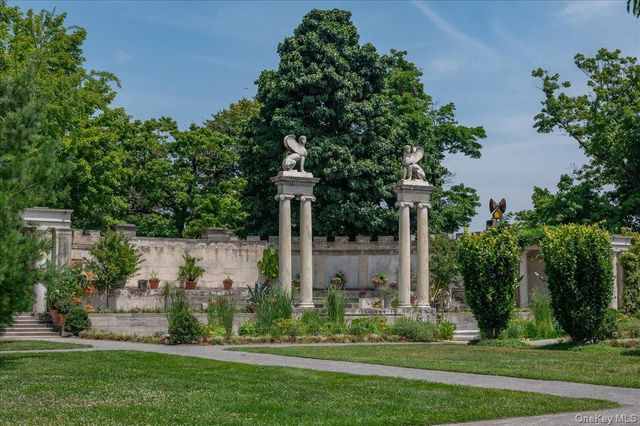 183 Hudson Terrace, Yonkers, NY 10701