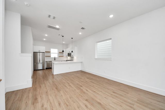 4806 Cochran Street, Houston, TX 77009