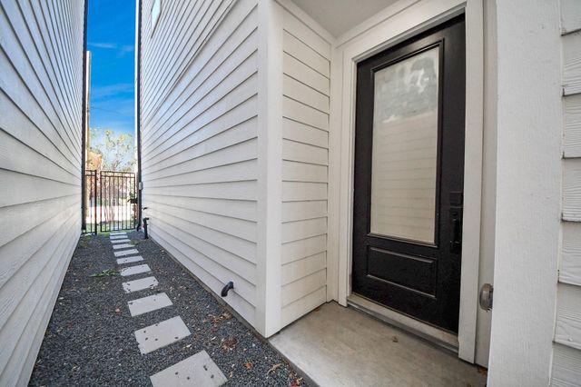 4806 Cochran Street, Houston, TX 77009