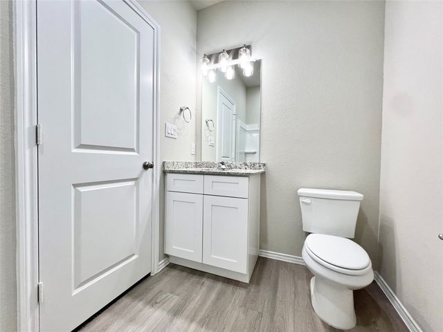 3501 E Renfro Street 202, Burleson, TX 76028