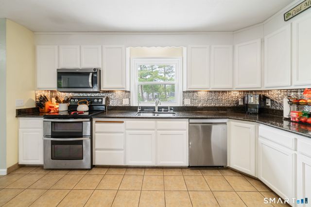 6 Treble Road, Bristol, CT 06010