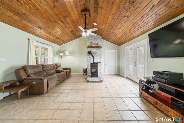 6 Treble Road, Bristol, CT 06010
