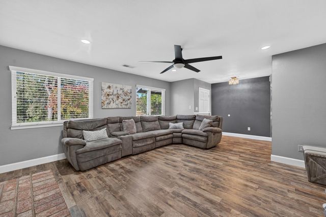 2593 Starbuck Rd, Rescue, CA 95672