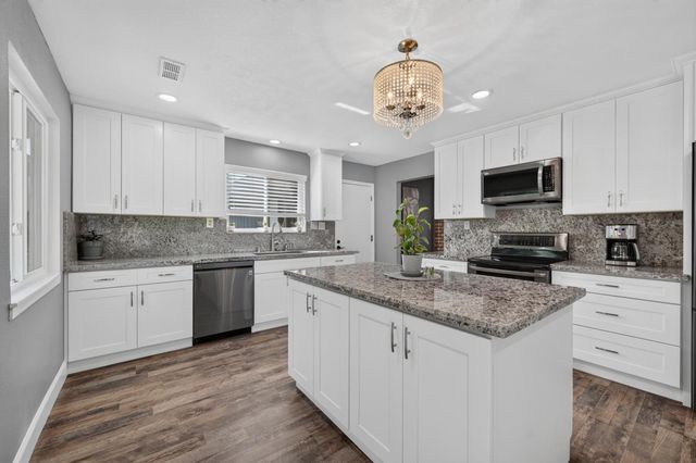 2593 Starbuck Rd, Rescue, CA 95672