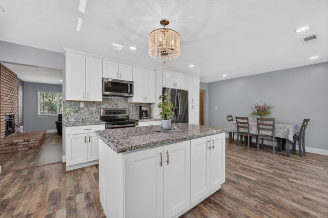 2593 Starbuck Rd, Rescue, CA 95672