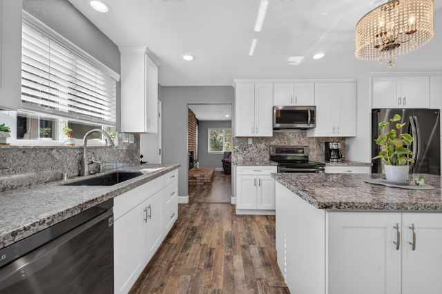 2593 Starbuck Rd, Rescue, CA 95672
