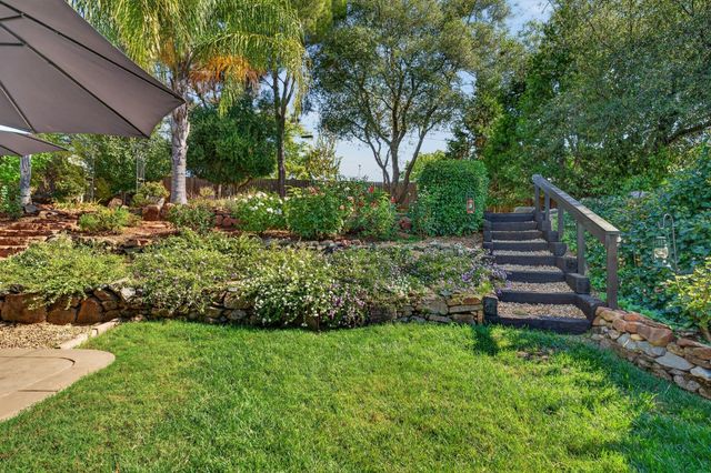 2593 Starbuck Rd, Rescue, CA 95672