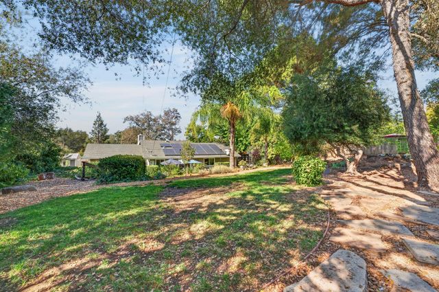 2593 Starbuck Rd, Rescue, CA 95672