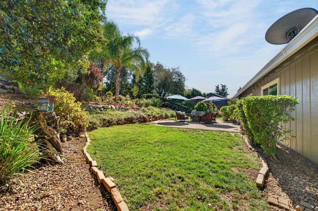 2593 Starbuck Rd, Rescue, CA 95672