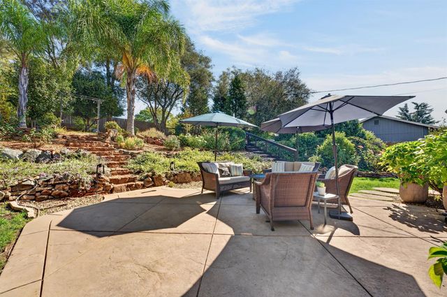 2593 Starbuck Rd, Rescue, CA 95672