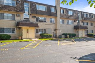 8808 Briar Court 2A, Des Plaines, IL 60016