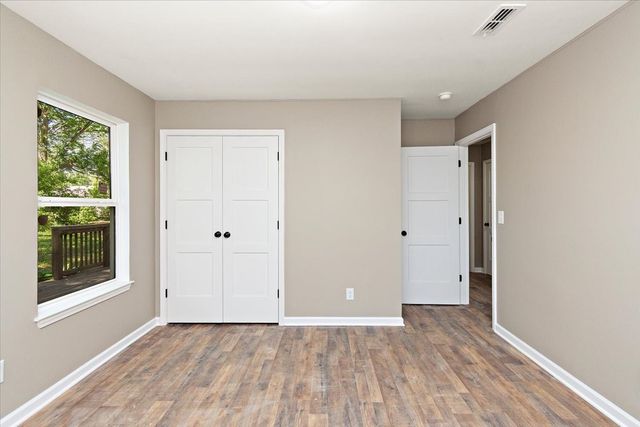 309 Rickenbacker Dr, Tullahoma, TN 37388