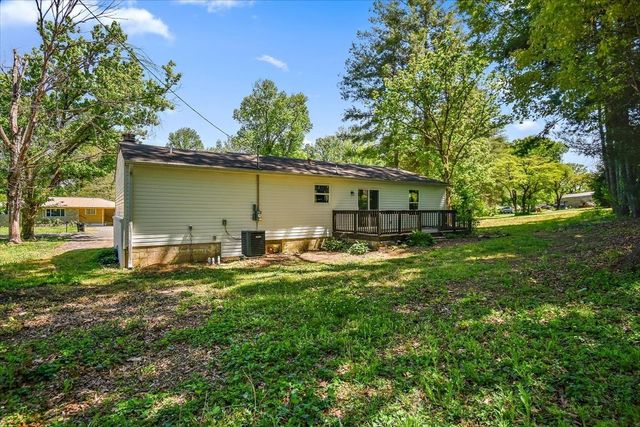 309 Rickenbacker Dr, Tullahoma, TN 37388