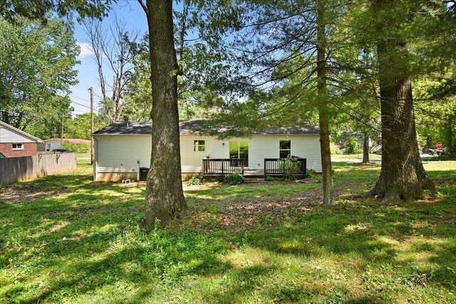 309 Rickenbacker Dr, Tullahoma, TN 37388