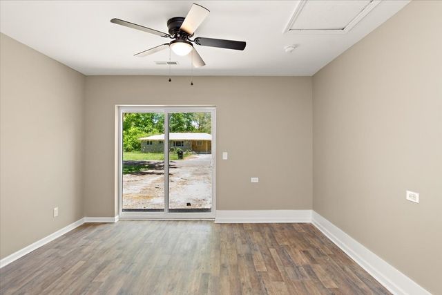 309 Rickenbacker Dr, Tullahoma, TN 37388