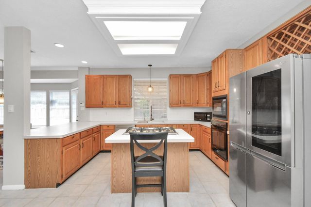 10615 Vandercroft Court, Houston, TX 77070