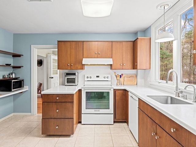 22 Hayward Mill Cir, Concord, MA 01742