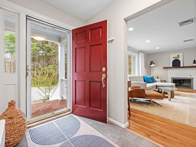 22 Hayward Mill Cir, Concord, MA 01742